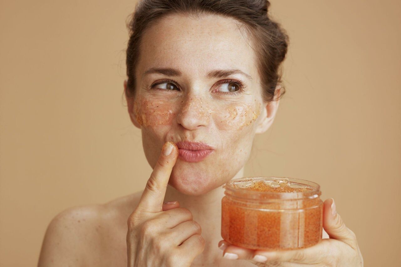 Peeling Nedir? Cilt Yenilenmesi İçin Temel Rehber